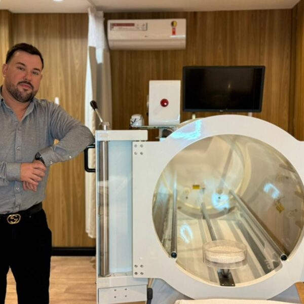 Câmara hiperbárica do ARC Hospital Premium utilizada na recuperação pós-operatória de cirurgias plásticas em São Paulo