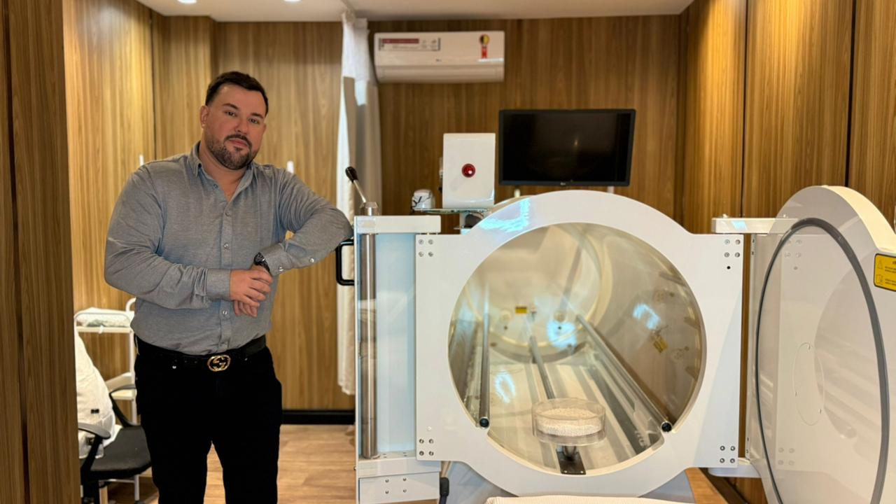 Câmara hiperbárica do ARC Hospital Premium utilizada na recuperação pós-operatória de cirurgias plásticas em São Paulo