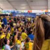 Torcida brasileira acompanha transmissão dos jogos da Copa na Casa Rede Ronaldo em Miami
